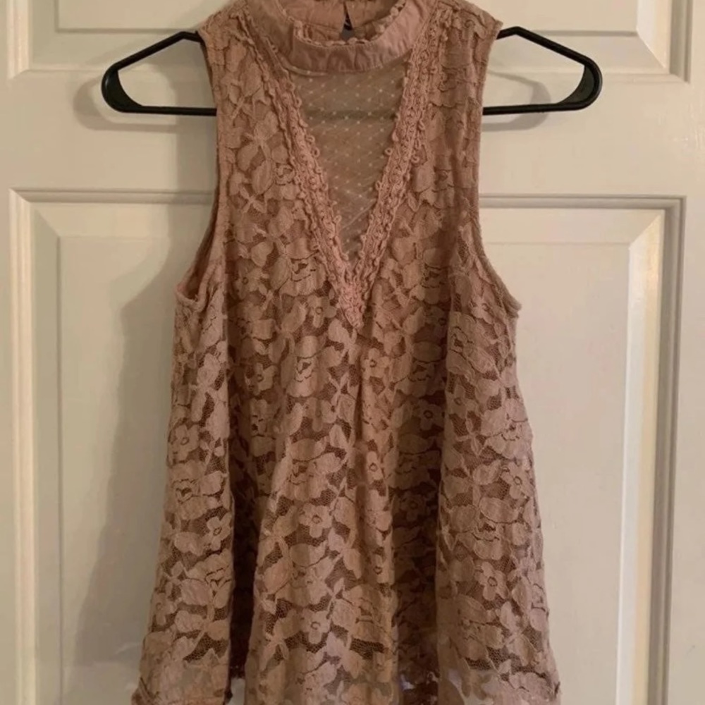 Altar’d State mock neck sleeveless swing top - dusty rose lace fully lined